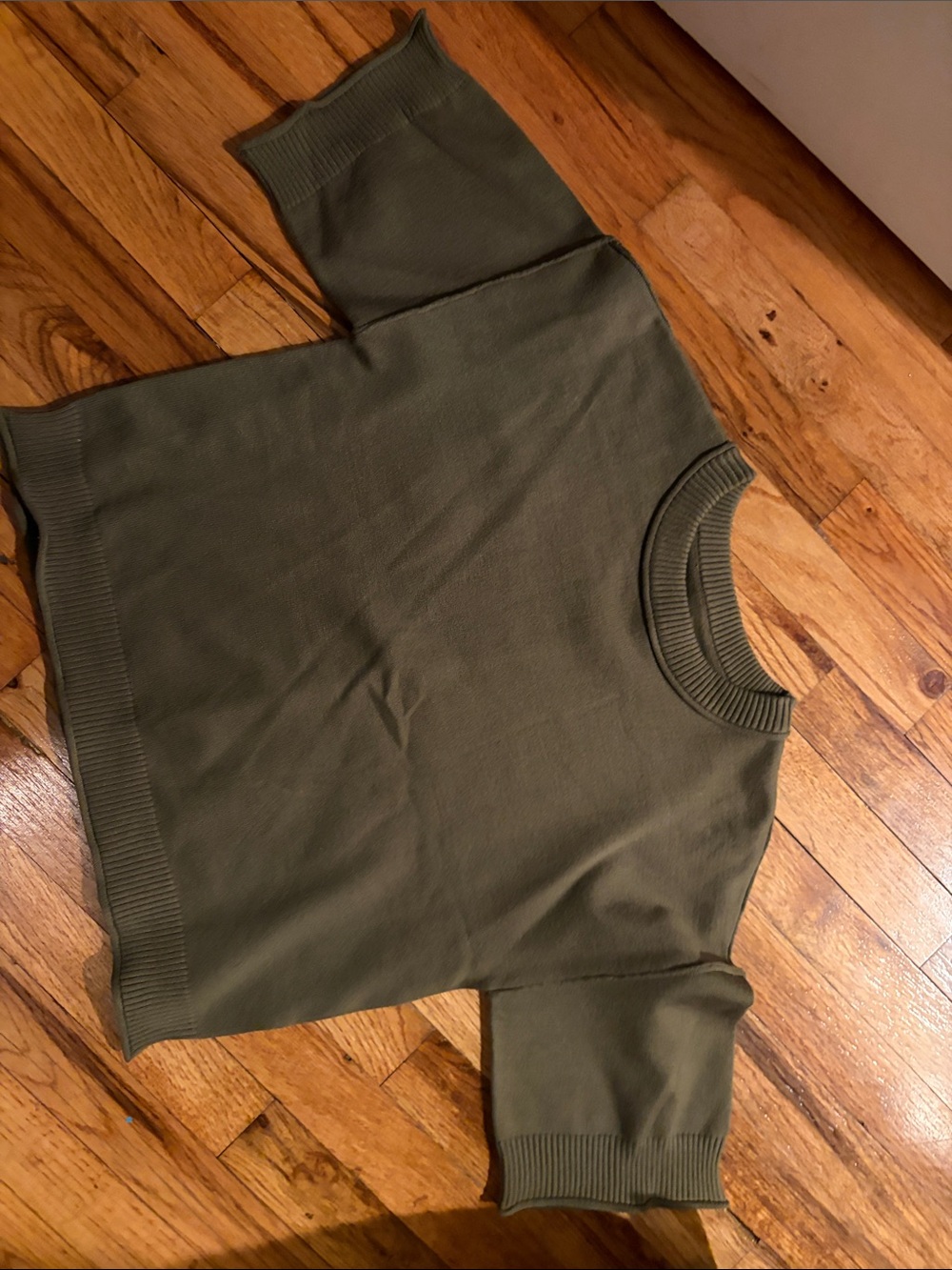 Woman’s Olive Green Short-Sleeve Knit Sweater